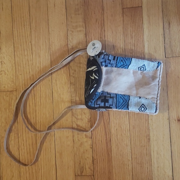 NWT Minga bag with adjustable strap - Picture 2 of 8